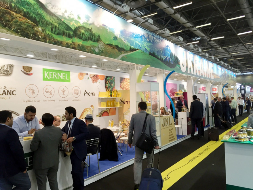 Вектор инвестиций на пищевую промышленность: украинские товары нашли признание на выставке SIAL2016 в Париже